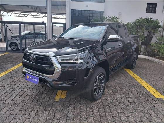TOYOTA HILUX 2.8 D-4D TURBO DIESEL CD SRX PLUS 4X4 AUTOMÁTICO